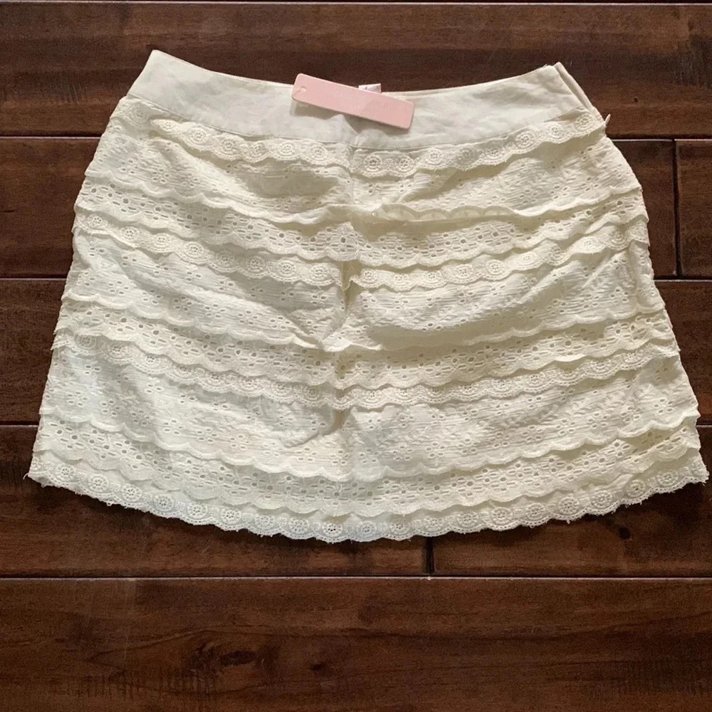 Romeo & Juliet Couture Ivory Cotton Lace Feminine Delicate Mini Skirt Size Med